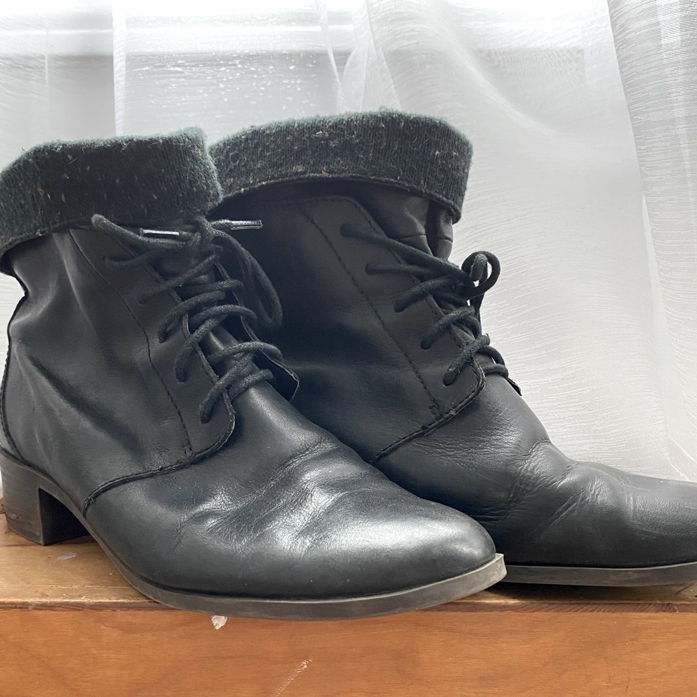 Seychelles Black Leather Ankle Booties